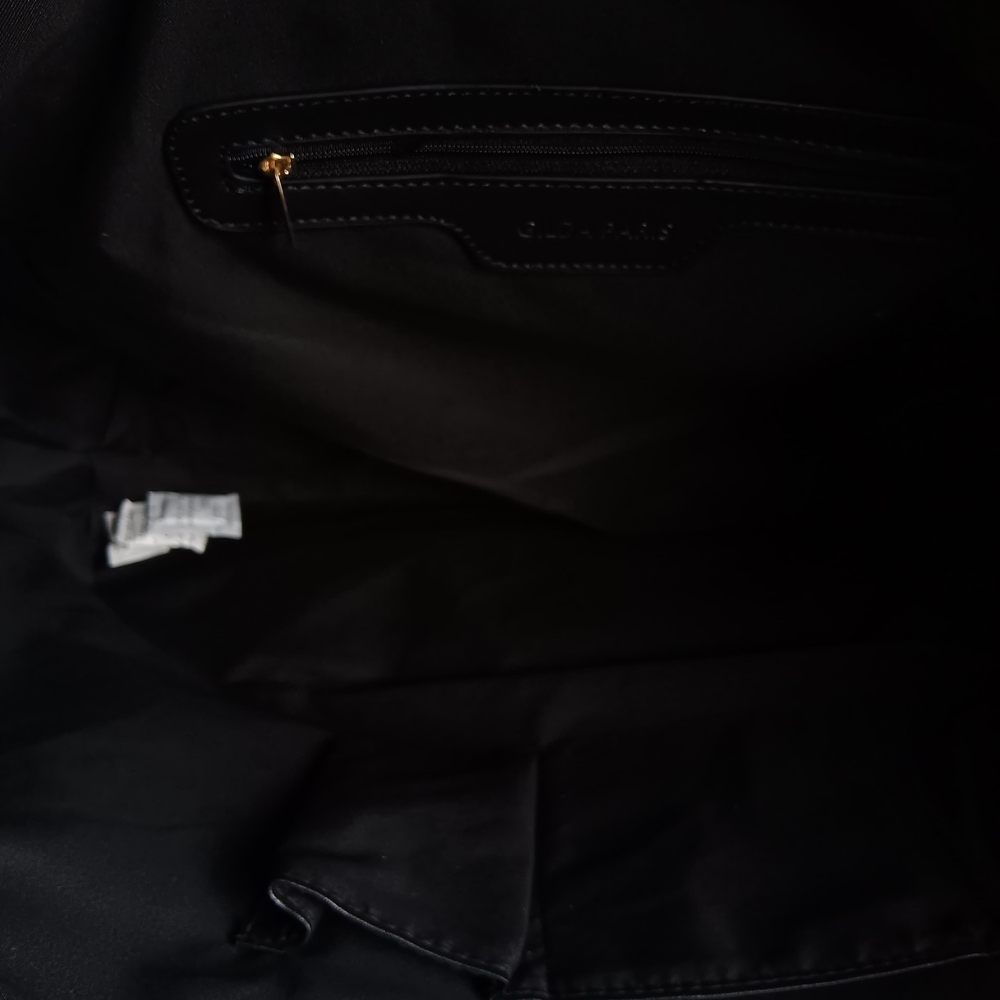 Gilda Paris Chic Black Quilted Tote with Gold Chain Accents - Picture 8 of 14